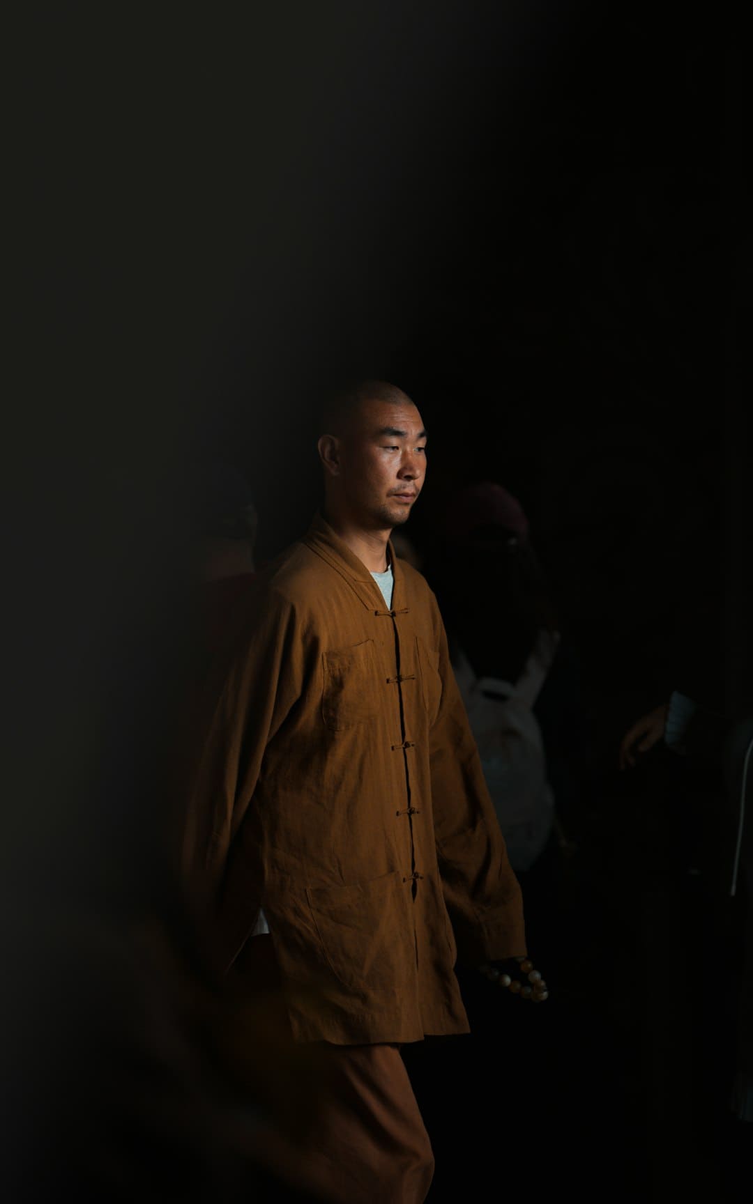 文章外出被偶遇 副驾驶坐着一位戴口罩的奥秘女人